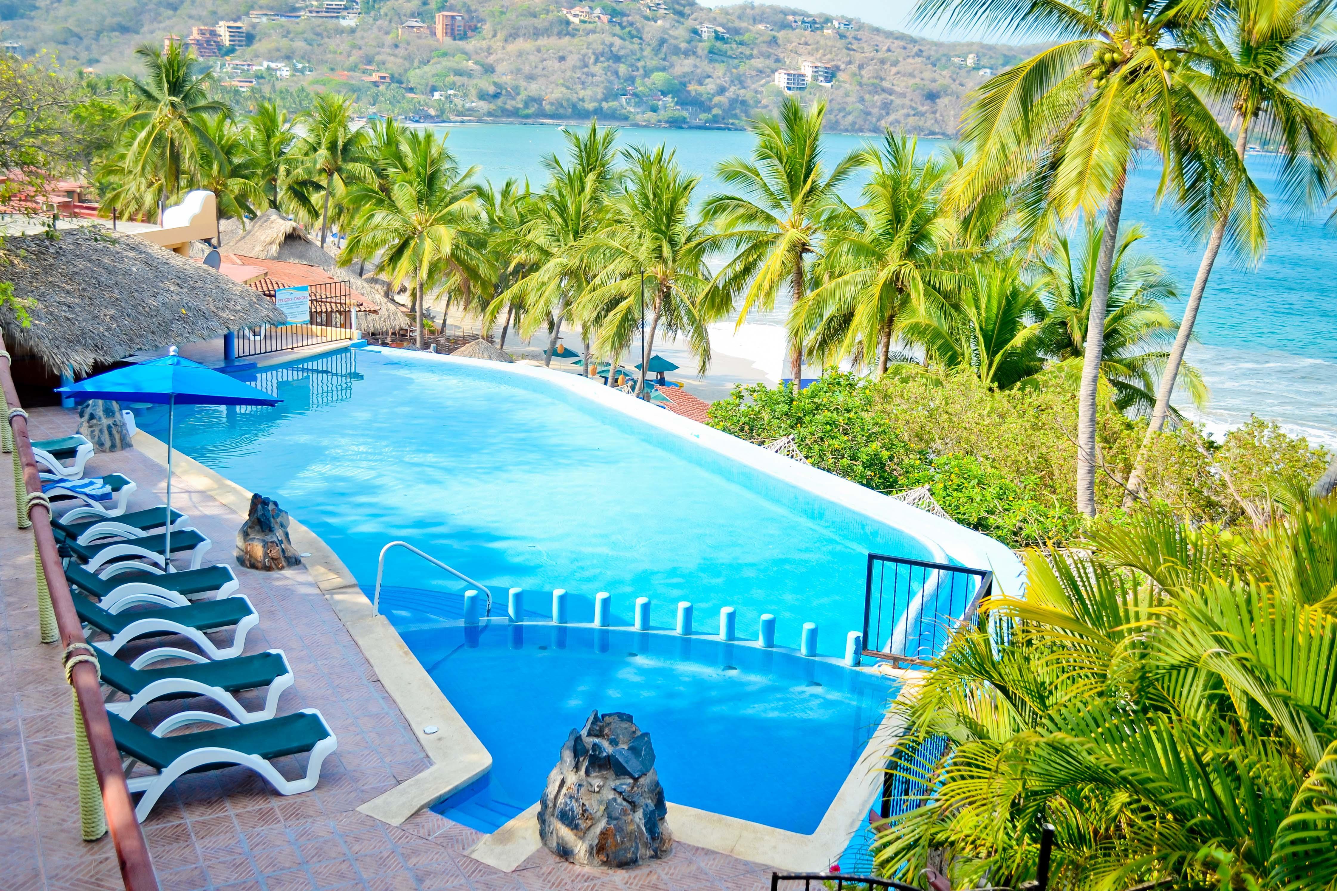 Hotel Catalina Beach Resort Zihuatanejo Ngoại thất bức ảnh