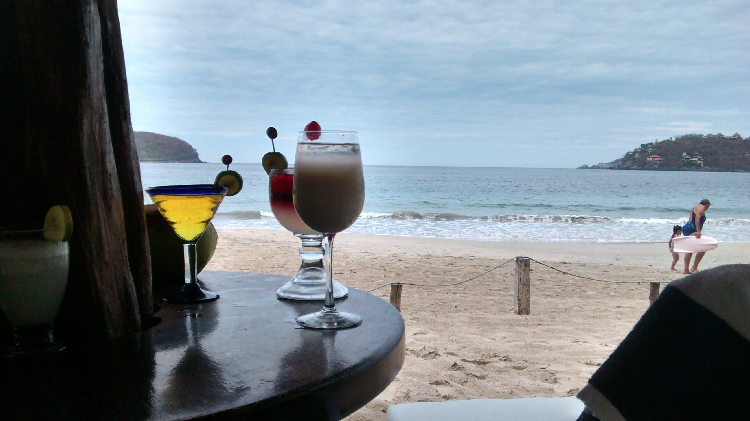 Hotel Catalina Beach Resort Zihuatanejo Ngoại thất bức ảnh