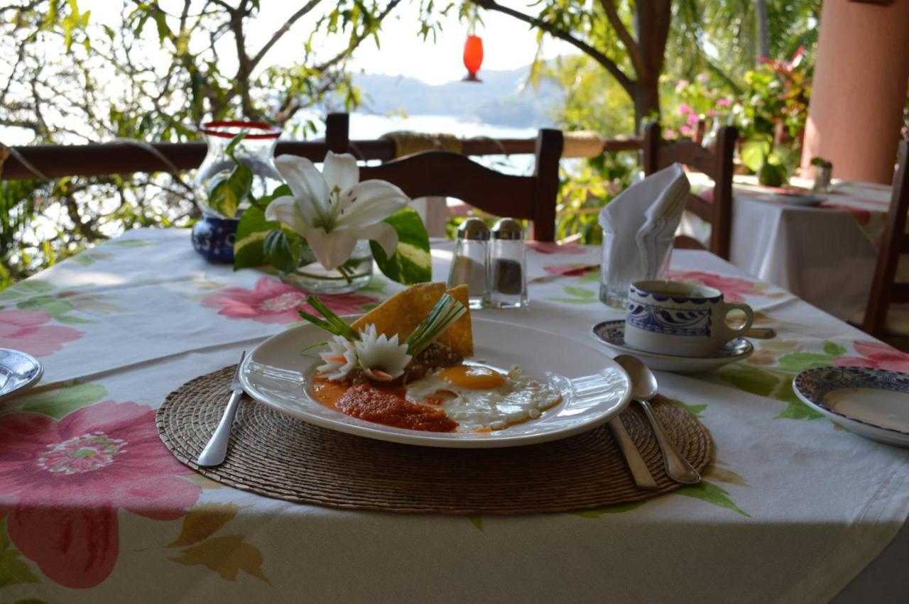 Hotel Catalina Beach Resort Zihuatanejo Ngoại thất bức ảnh