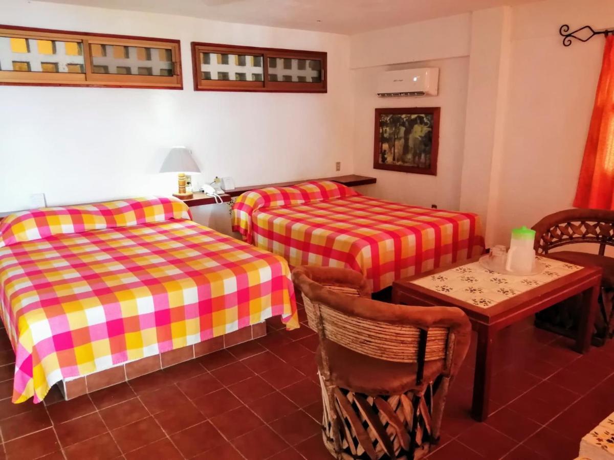 Hotel Catalina Beach Resort Zihuatanejo Ngoại thất bức ảnh