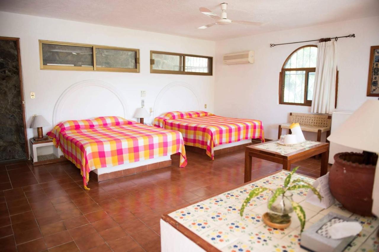 Hotel Catalina Beach Resort Zihuatanejo Ngoại thất bức ảnh